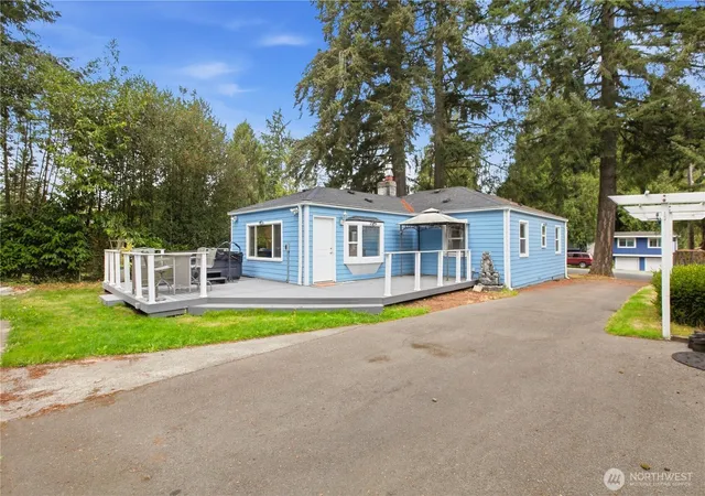Photo 1 of Single family home for sale at 1533 Ne 166th Street, Shoreline, WA 98155 | MLS# NWM2587547 | Listing updated on 2026-09-29