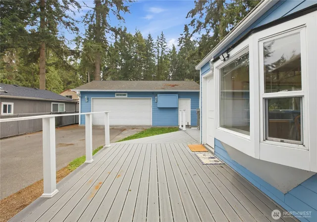 Photo 3 of Single family home for sale at 1533 Ne 166th Street, Shoreline, WA 98155 | MLS# NWM2587547 | Listing updated on 2026-09-29