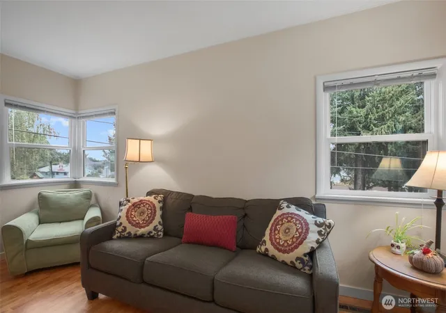 Photo 4 of Sale Pending at 5901 Oceanview Blvd NE, Bremerton, WA 98311 | MLS# NWM2587549 | Listing updated on 2026-09-30