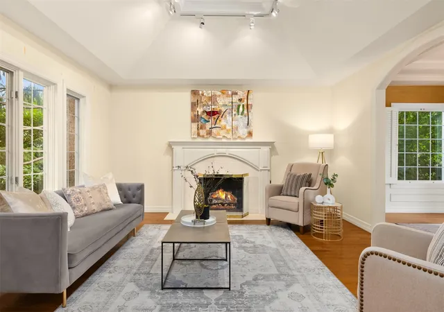 Photo 3 of Sale Pending at 1176 Alexander Pl NE, Bainbridge Island, WA 98110 | MLS# NWM2587566 | Listing updated on 2026-10-01