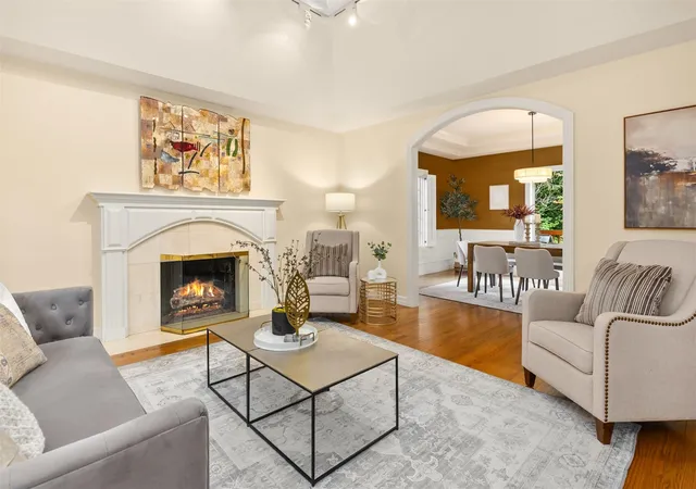 Photo 4 of Sale Pending at 1176 Alexander Pl NE, Bainbridge Island, WA 98110 | MLS# NWM2587566 | Listing updated on 2026-10-01