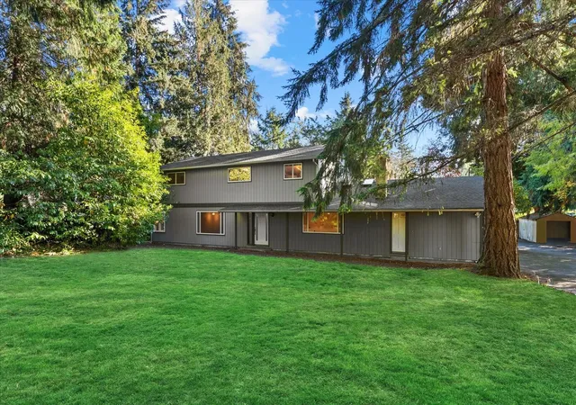 Photo 3 of Single family home for sale at 1421 Sw 304th Street, Federal Way, WA 98023 | MLS# NWM2587567 | Listing updated on 2026-10-22