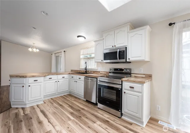 Photo 4 of Manufactured home for sale at 6350 Portal Way #22, Ferndale, WA 98248 | MLS# NWM2587568 | Listing updated on 2026-09-30