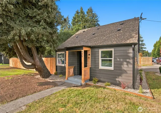 Photo 2 of Single family home for sale at 445 M St Ne, Auburn, WA 98002 | MLS# NWM2587570 | Listing updated on 2026-10-01