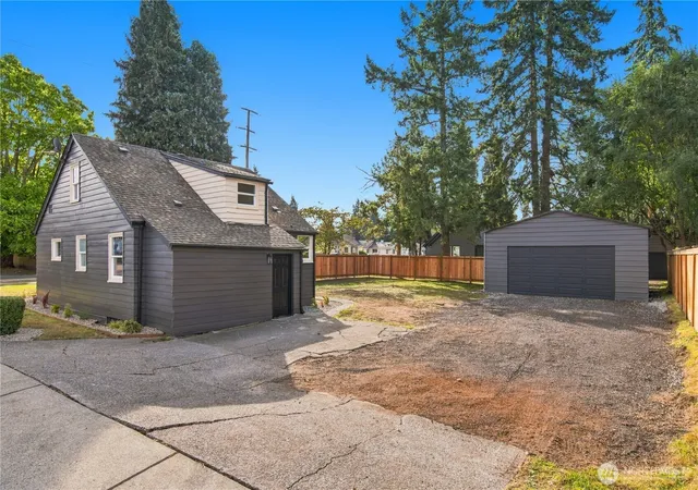 Photo 3 of Single family home for sale at 445 M St Ne, Auburn, WA 98002 | MLS# NWM2587570 | Listing updated on 2026-10-01