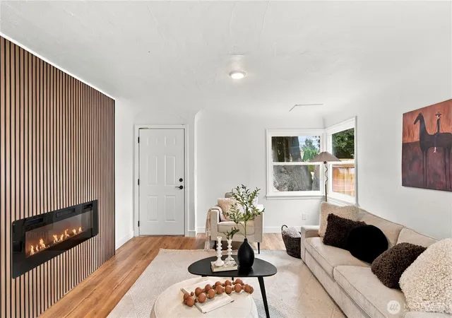 Photo 3 of Single family home for sale at 445 M St NE, Auburn, WA 98002 | MLS# NWM2587570 | Listing updated on 2026-10-01