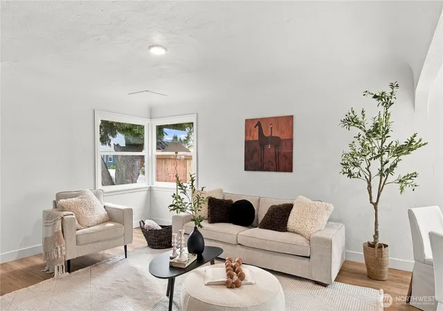 Photo 4 of Single family home for sale at 445 M St NE, Auburn, WA 98002 | MLS# NWM2587570 | Listing updated on 2026-10-01