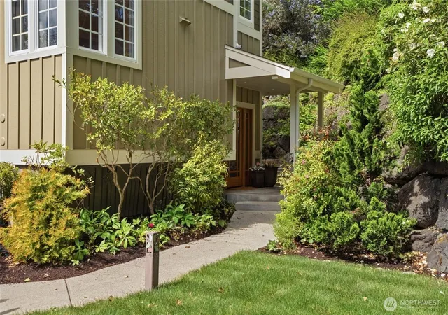Photo 2 of Single family home for sale at 474 Glen Holw Pl Sw, Bainbridge Island, WA 98110 | MLS# NWM2587571 | Listing updated on 2026-10-01