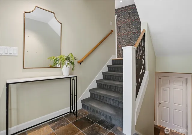 Photo 4 of Single family home for sale at 474 Glen Holw Pl SW, Bainbridge Island, WA 98110 | MLS# NWM2587571 | Listing updated on 2026-10-01