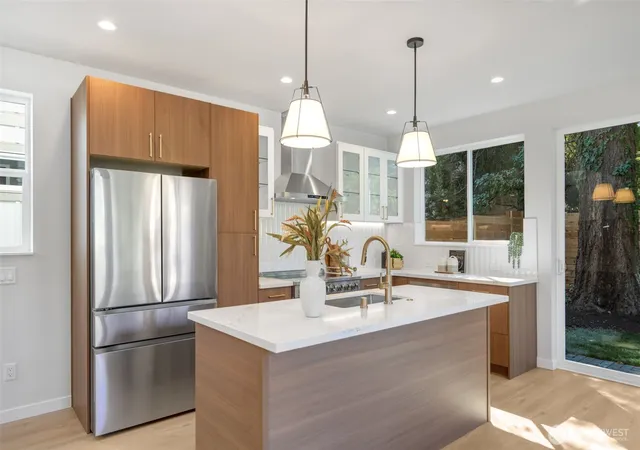 Photo 4 of Single family home for sale at 121 N 136th Street, Seattle, WA 98133 | MLS# NWM2587573 | Listing updated on 2026-10-01