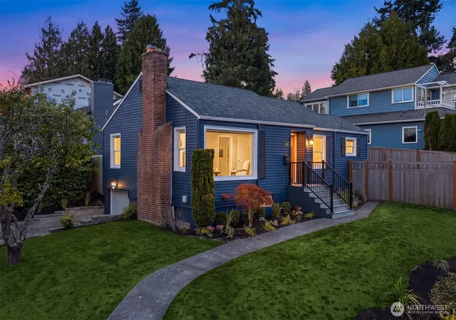 Photo 2 of Single family home for sale at 3022 W Smith St, Seattle, WA 98199 | MLS# NWM2587582 | Listing updated on 2026-10-01