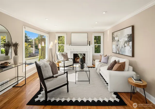 Photo 3 of Single family home for sale at 3022 W Smith St, Seattle, WA 98199 | MLS# NWM2587582 | Listing updated on 2026-10-01