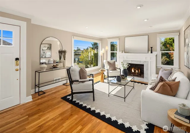 Photo 4 of Single family home for sale at 3022 W Smith St, Seattle, WA 98199 | MLS# NWM2587582 | Listing updated on 2026-10-01