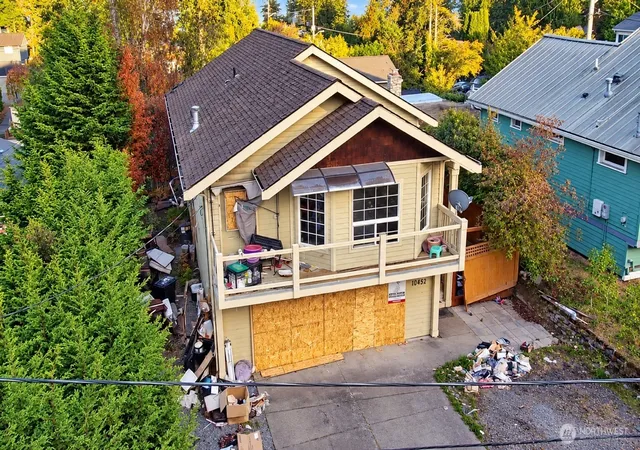 Photo 3 of Single family home for sale at 10452 12th Avenue Sw, Seattle, WA 98146 | MLS# NWM2587586 | Listing updated on 2026-09-30
