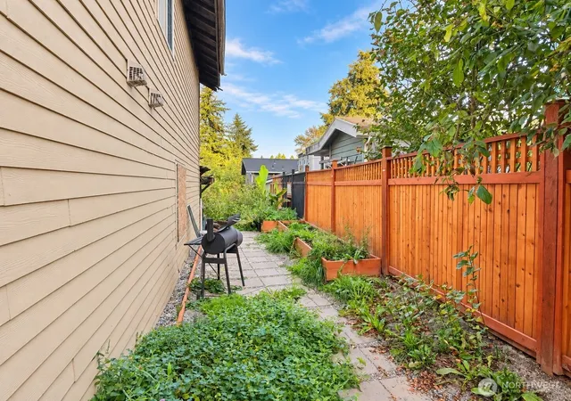 Photo 4 of Single family home for sale at 10452 12th Avenue SW, Seattle, WA 98146 | MLS# NWM2587586 | Listing updated on 2026-09-30