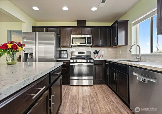 Photo 4 of Single family home for sale at 7123 18th Place SE, Lake Stevens, WA 98258 | MLS# NWM2587593 | Listing updated on 2026-09-30