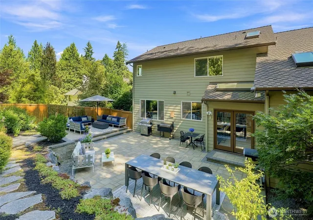 Photo 1 of Single family home for sale at 5627 193rd Place Se, Issaquah, WA 98027 | MLS# NWM2587606 | Listing updated on 2026-10-02