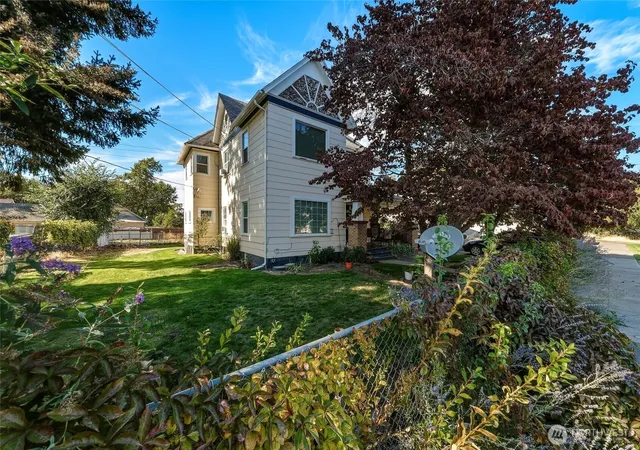 Photo 3 of Multi family home for sale at 535 N 6th Avenue, Walla Walla, WA 99362 | MLS# NWM2587609 | Listing updated on 2026-10-05