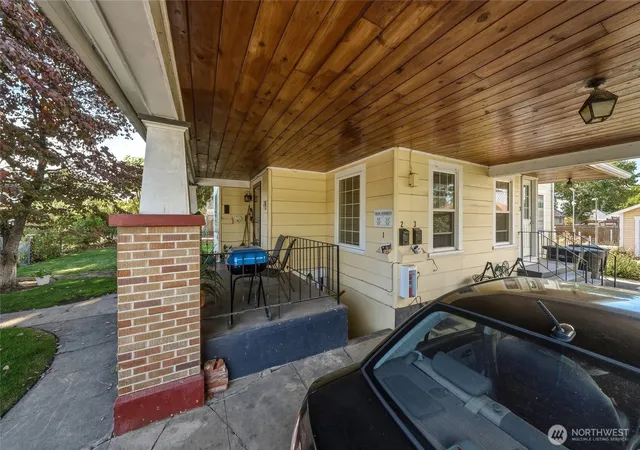 Photo 3 of Multi family home for sale at 535 N 6th Avenue, Walla Walla, WA 99362 | MLS# NWM2587609 | Listing updated on 2026-10-05