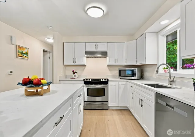 Photo 4 of Single family home for sale at 2525 Edmonds Ave NE, Renton, WA 98056 | MLS# NWM2587611 | Listing updated on 2026-09-28