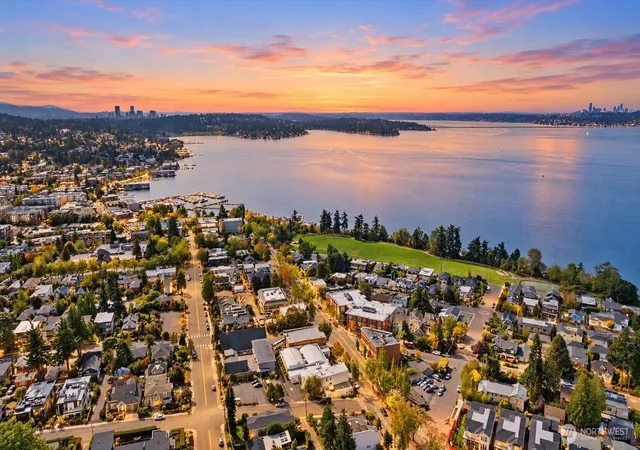 Photo 4 of Condo for sale at 631 Market St #401, Kirkland, WA 98033 | MLS# NWM2587616 | Listing updated on 2026-09-30