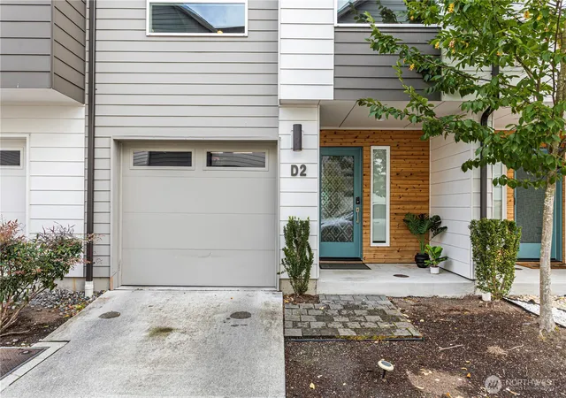 Photo 2 of Townhouse for sale at 13706 Manor Way #D2, Lynnwood, WA 98087 | MLS# NWM2587620 | Listing updated on 2026-10-03