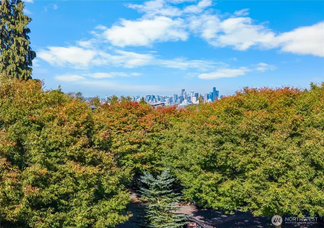 Townhouse for sale at 3133 SW Raymond St, Seattle, WA 98126 | MLS# NWM2587621