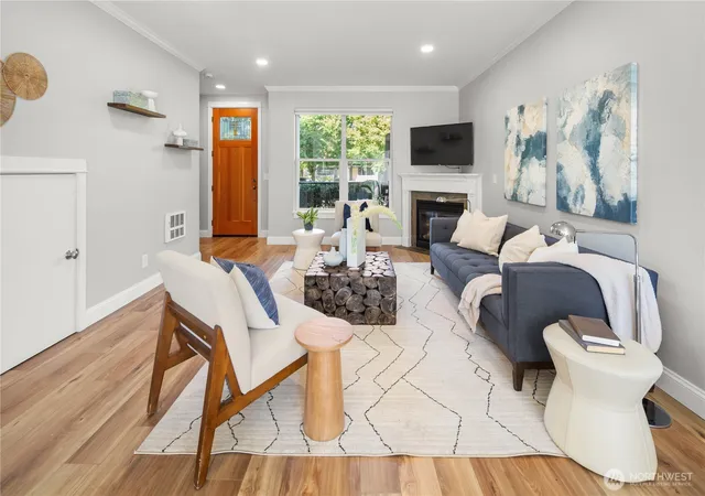 Photo 4 of Townhouse for sale at 3133 SW Raymond St, Seattle, WA 98126 | MLS# NWM2587621 | Listing updated on 2026-09-26