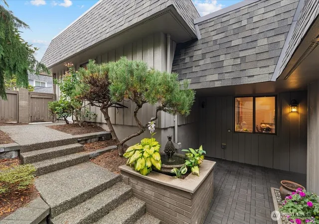Photo 2 of Townhouse for sale at 2508 175th Avenue Ne, Redmond, WA 98052 | MLS# NWM2587634 | Listing updated on 2026-10-02