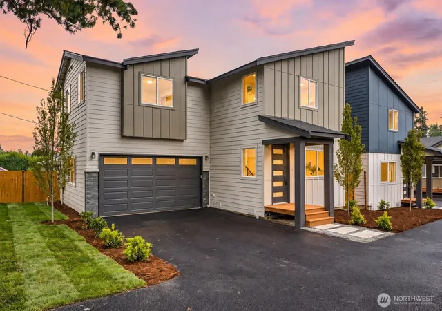 Photo 2 of Condo for sale at 5513 Fleming St #A, Everett, WA 98203 | MLS# NWM2587637 | Listing updated on 2026-09-30