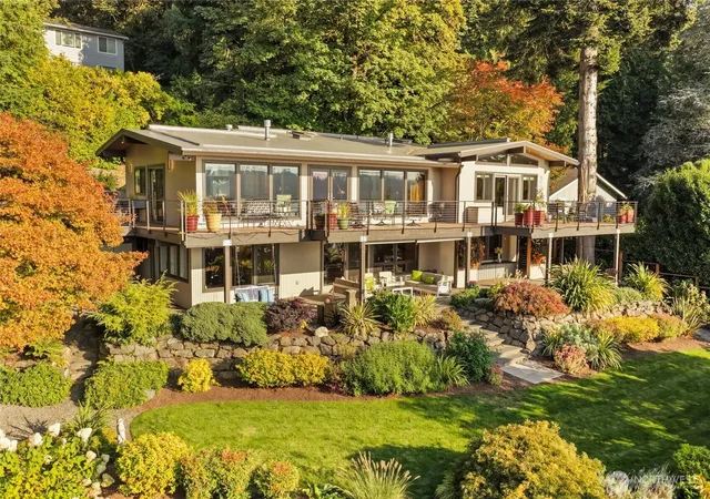 Photo 1 of Single family home for sale at 13210 Holmes Point Dr Ne, Kirkland, WA 98034 | MLS# NWM2587638 | Listing updated on 2026-10-01