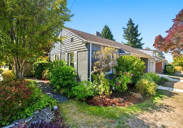 Photo 3 of Single family home for sale at 3903 SW Rose St, Seattle, WA 98136 | MLS# NWM2587662 | Listing updated on 2026-10-17