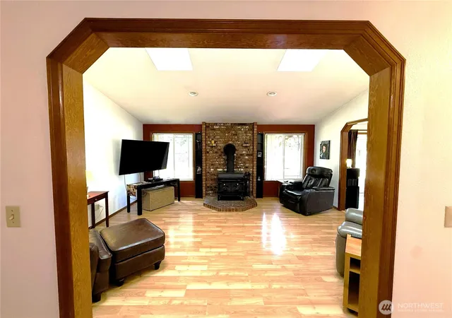 Photo 2 of Single family home for sale at 6729 Bel Mor Ct Sw, Tumwater, WA 98512 | MLS# NWM2587665 | Listing updated on 2026-10-09