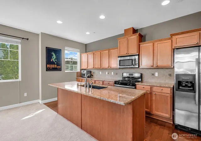 Photo 3 of Townhouse for sale at 10625 Ross Rd #3, Bothell, WA 98011 | MLS# NWM2587672 | Listing updated on 2026-10-02