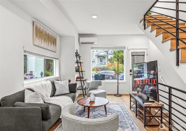 Photo 3 of Townhouse for sale at 5240 Brooklyn Ave NE #A, Seattle, WA 98105 | MLS# NWM2587673 | Listing updated on 2026-09-28