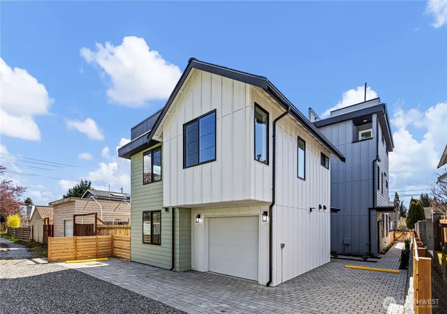Townhouse for sale at 516 N 102nd Street, Seattle, WA 98133 | MLS# NWM2587674