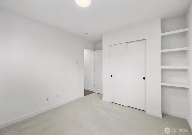 Photo 3 of Townhouse for sale at 516 N 102nd Street, Seattle, WA 98133 | MLS# NWM2587674 | Listing updated on 2026-09-28