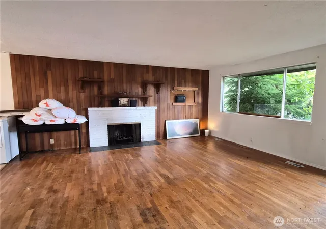 Photo 3 of Single family home for sale at 9838 S 210th Place, Kent, WA 98031 | MLS# NWM2587676 | Listing updated on 2026-09-29