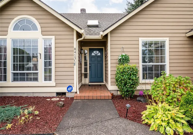 Photo 3 of Single family home for sale at 8413 Northeast 65th Cir, Vancouver, WA 98662 | MLS# NWM2587681 | Listing updated on 2026-09-28