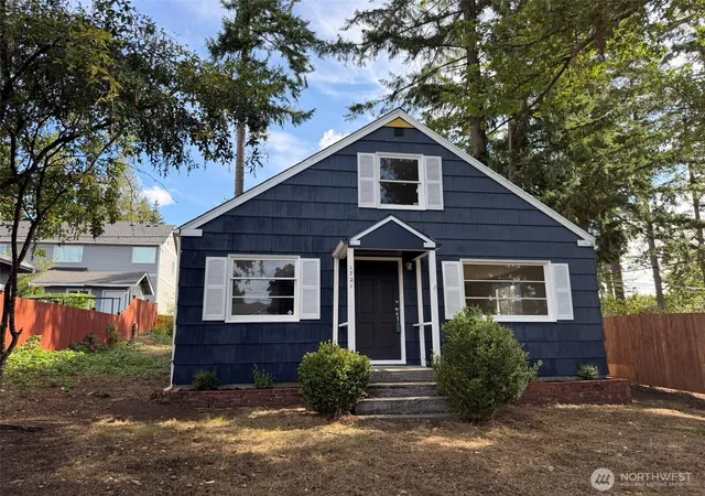 Single family home for sale at 1721 S Mason Ave, Tacoma, WA 98405 | MLS# NWM2587685