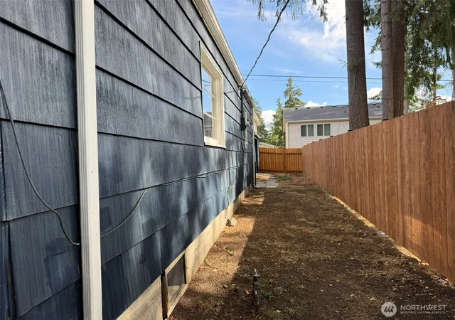 Photo 2 of Single family home for sale at 1721 S Mason Ave, Tacoma, WA 98405 | MLS# NWM2587685 | Listing updated on 2026-10-01