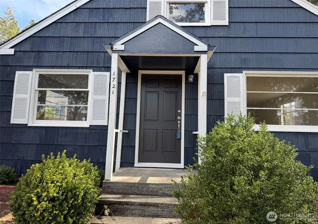 Photo 3 of Single family home for sale at 1721 S Mason Ave, Tacoma, WA 98405 | MLS# NWM2587685 | Listing updated on 2026-10-01