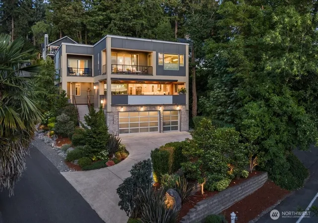 Photo 1 of Single family home for sale at 11822 Holmes Point Dr Ne, Kirkland, WA 98034 | MLS# NWM2587687 | Listing updated on 2026-09-30
