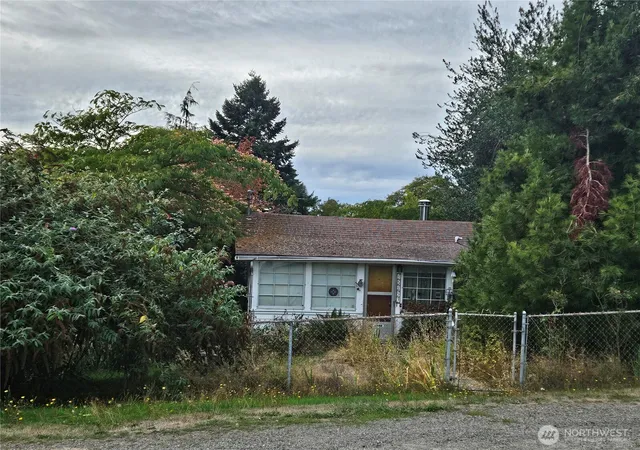 Photo 1 of Land for sale at 15257 9th Avenue Sw, Burien, WA 98166 | MLS# NWM2587690 | Listing updated on 2026-09-28