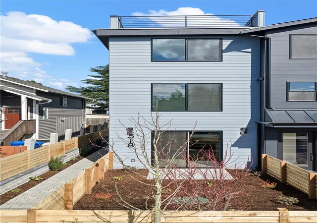 Photo 3 of Townhouse for sale at 518 N 102nd Street, Seattle, WA 98133 | MLS# NWM2587692 | Listing updated on 2026-09-28