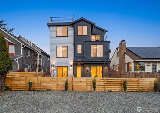 Photo 3 of Townhouse for sale at 518 N 102nd Street, Seattle, WA 98133 | MLS# NWM2587692 | Listing updated on 2026-09-28