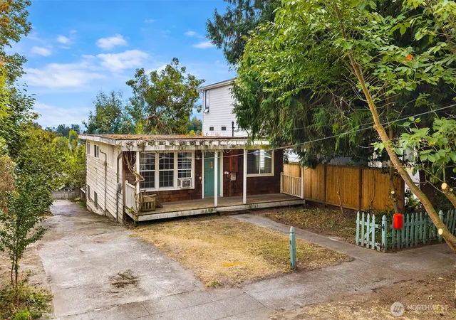 Photo 2 of Land for sale at 440 26th Avenue E, Seattle, WA 98112 | MLS# NWM2587694 | Listing updated on 2026-09-28