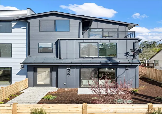 Photo 1 of Single family home for sale at 520 N 102nd Street, Seattle, WA 98133 | MLS# NWM2587697 | Listing updated on 2026-10-02