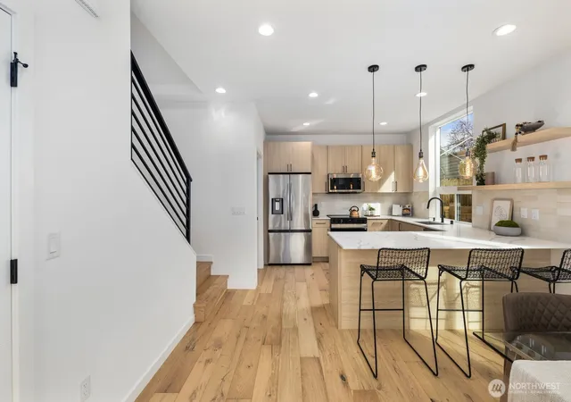 Photo 4 of Single family home for sale at 520 N 102nd Street, Seattle, WA 98133 | MLS# NWM2587697 | Listing updated on 2026-10-02