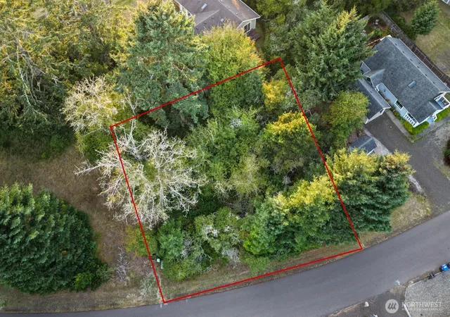 Photo 2 of Sale Pending at 639 Island Cir Se, Ocean Shores, WA 98569 | MLS# NWM2587698 | Listing updated on 2026-09-28